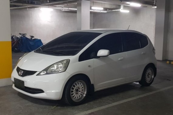 White Honda Jazz 2010 for sale in Mandaluyong