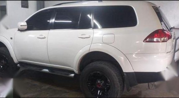 Selling White Mitsubishi Montero 2014 in Muntinlupa