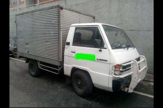 Selling White Mitsubishi L300 1996 in San Juan