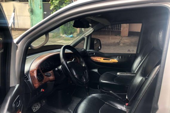 Selling Silver Hyundai Starex 2004 in Manila