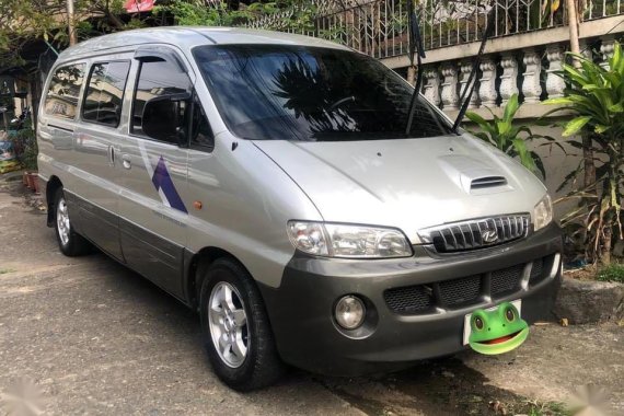 Selling Silver Hyundai Starex 2004 in Manila