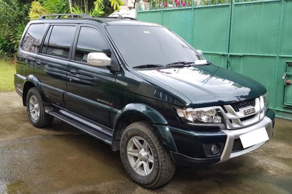 Green Isuzu Crosswind 2016 for sale in Cebu