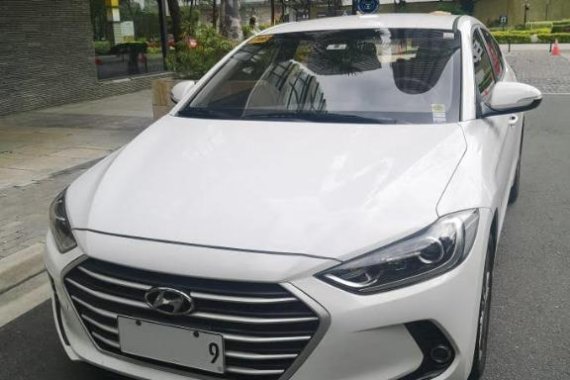 White Hyundai Elantra 2011 for sale in Pasig