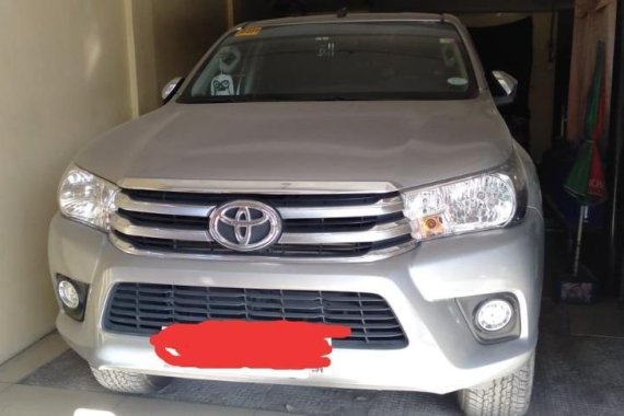 Selling Silver Toyota Hilux 2017 in Cabuyao