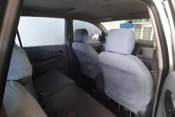 Selling Silver Toyota Innova 2011 in Quezon