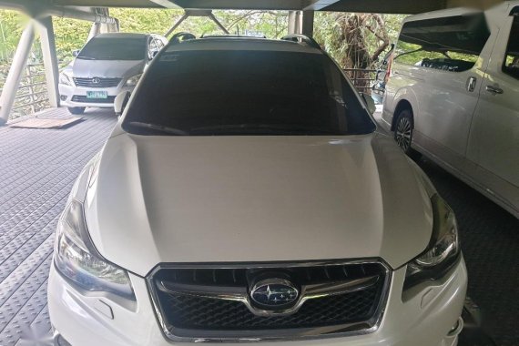 Selling White Subaru XV 2012 in Mandaluyong