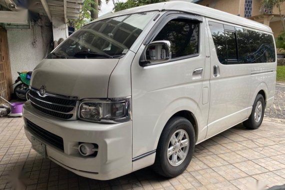 White Toyota Hiace Super Grandia 2007 for sale in Quezon