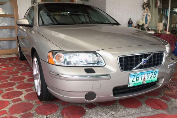 Selling Beige Volvo S60 2005 in Quezon