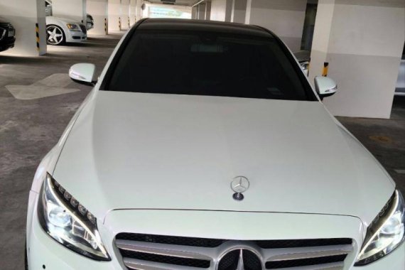 Selling Pearlwhite Mercedes-Benz C200 2015 in Quezon