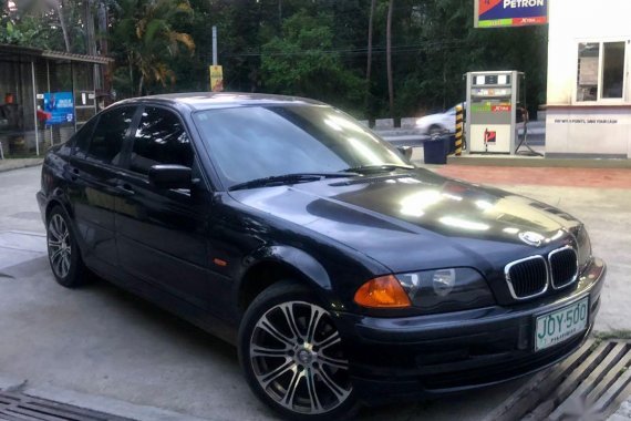Selling Black BMW 316i 2000 in Lipa
