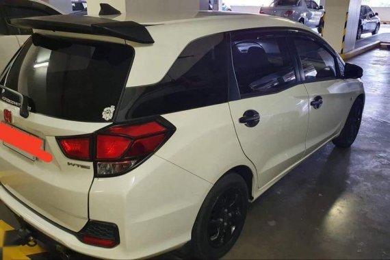 White Honda Mobilio 2016 for sale in Makati
