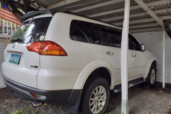 MITSUBISHI MONTERO GLS V