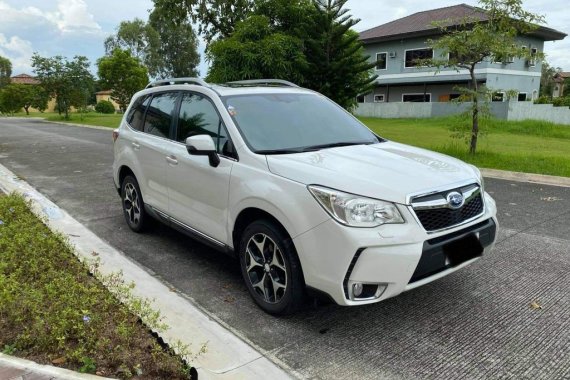 Selling White Subaru Forester 2016 in Las Piñas