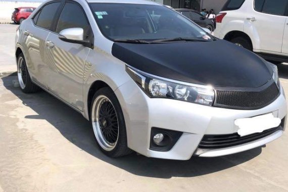 White Toyota Corolla Altis 2015 for sale in Manila