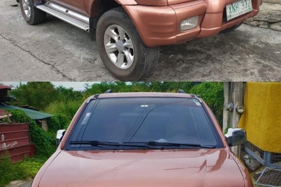 Orange Isuzu Crosswind 2004 for sale in Silang