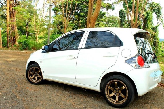 Selling White Honda Brio 2015 in Olongapo