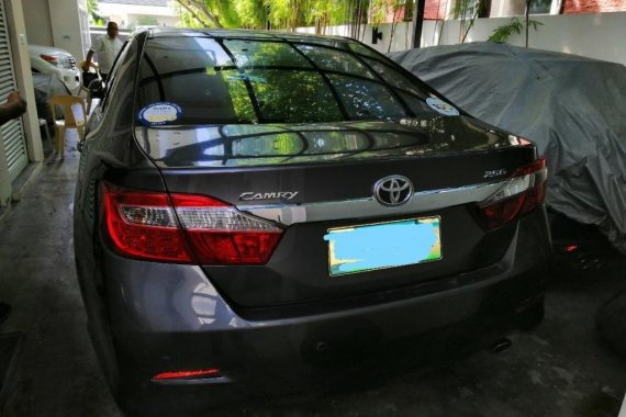 Selling Black Toyota Camry 2014 in Makati