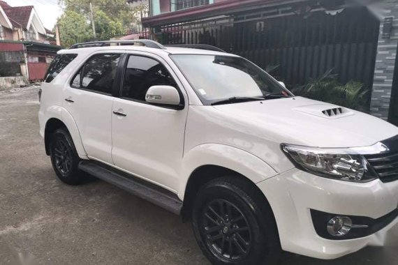 White Toyota Fortuner 2015 for sale in Caloocan