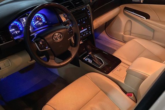 Selling Pearlwhite Toyota Camry 2018 in San Juan