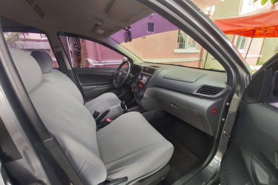 Selling Silver Toyota Avanza 2014 in Manila