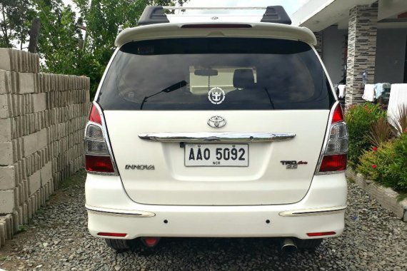 Selling White Toyota Innova 2014 in Gapan