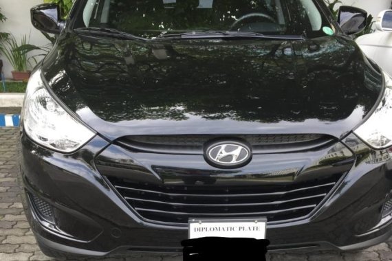Selling Black Hyundai Tucson 2012 in Makati