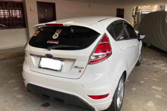 Selling White Ford Fiesta 2013 in Cebu