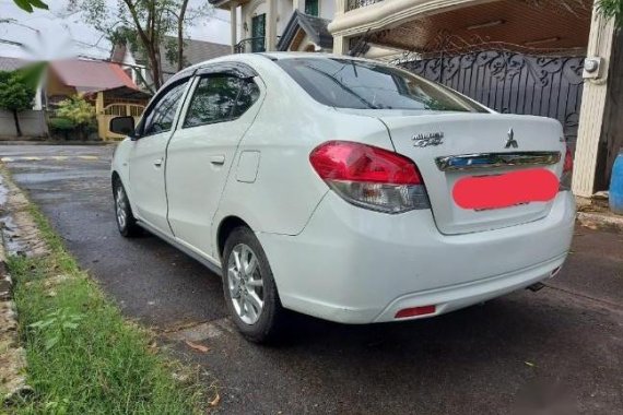 Selling White Mitsubishi Mirage G4 2015 in Pasig