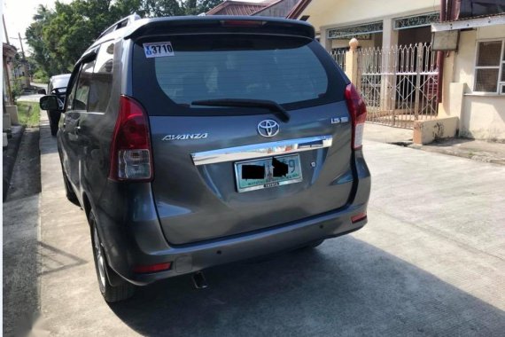 Selling Silver Toyota Avanza 2012 in Quezon
