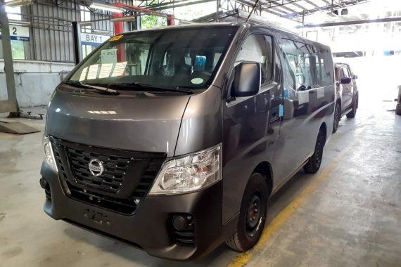 NISSAN NV350 15-18 seater 