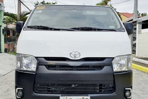 Toyota Hi Ace Commuter 2015 MT