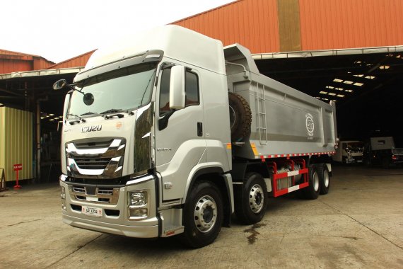 SELLING BRAND NEW ISUZU GIGA CYH 8X4 DUMP TRUCK 12 WHEEL