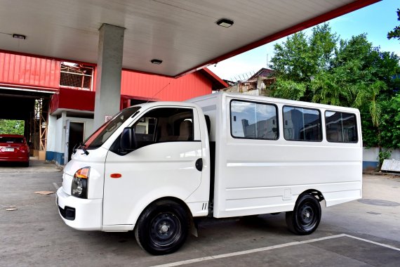 2017 HYUNDAI H100 MANUAL WHITE