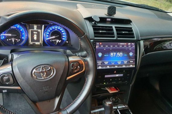 White Toyota Camry 2017 for sale in Manila