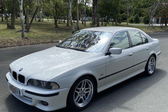 BMW 523i Sedan (A) 2000