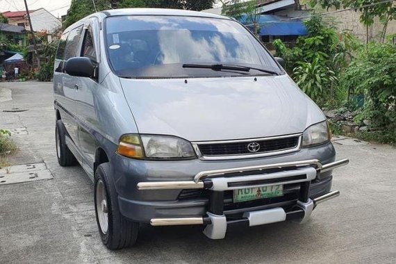 Toyota Hiace 2007 Van