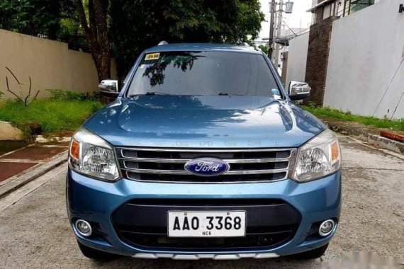 Blue Ford Everest 2014