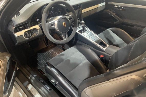 Sell Grey 2015 Porsche Gt3 in Makati