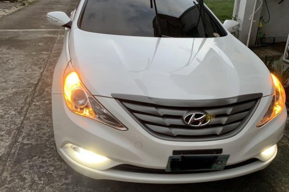 Sell White 2010 Hyundai Sonata in Manila