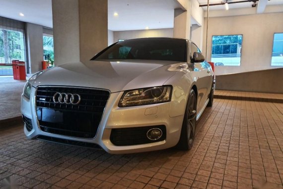 Selling Silver Audi A5 2009 in Makati