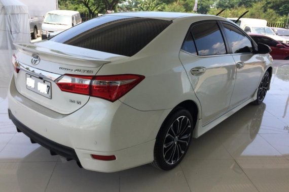 Selling White Toyota Corolla 2016 in Plaridel