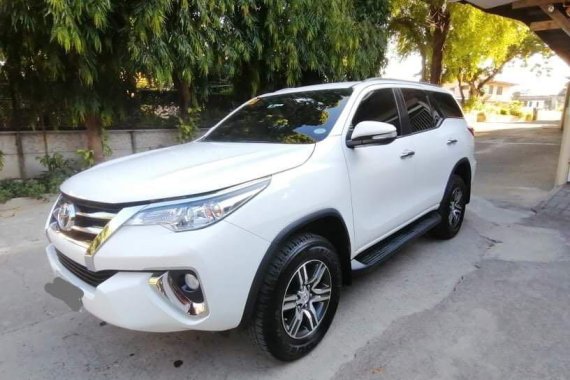 Selling White Toyota Fortuner 2017 in Batangas