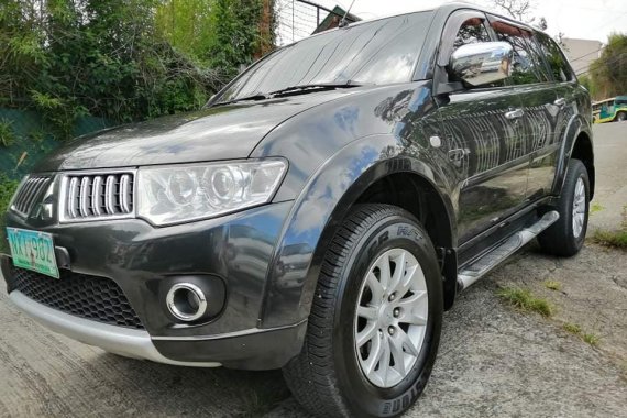 2009 Grey Charcoal Montero gls 4x2