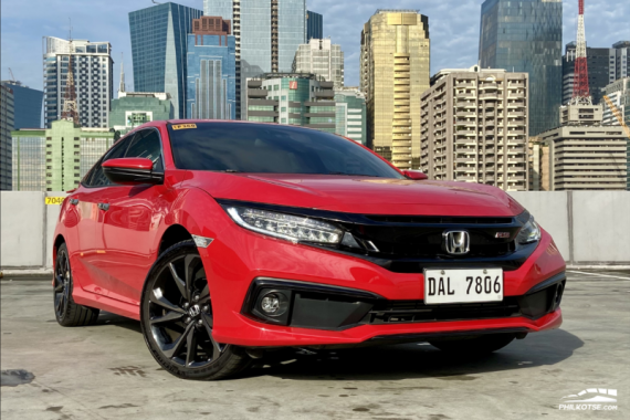 Selling Red Honda Civic 2018 in Makati