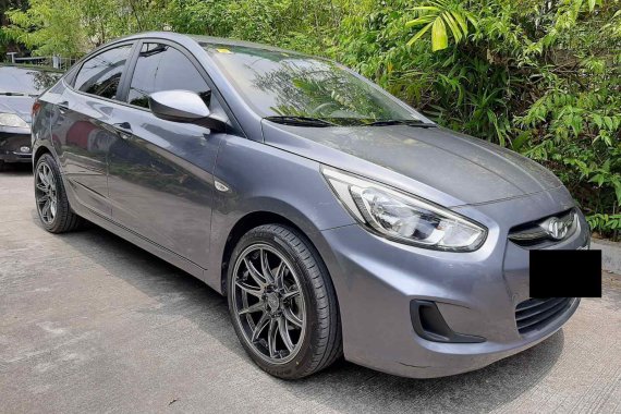 Selling pre-owned 2017 Hyundai Accent  1.4 GL 6MT in Grey