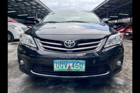 Selling Toyota Corolla Altis 2013 Sedan