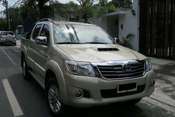 Selling used Beige 2014 Toyota Hilux Pickup 3 liter by trusted seller