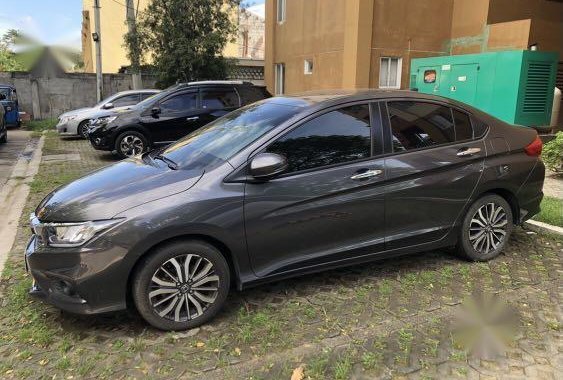 Selling Honda City 2018