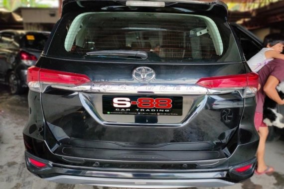 Selling Black Toyota Fortuner 2018 in Quezon