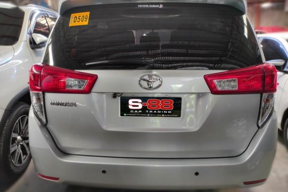 Selling Toyota Innova 2020